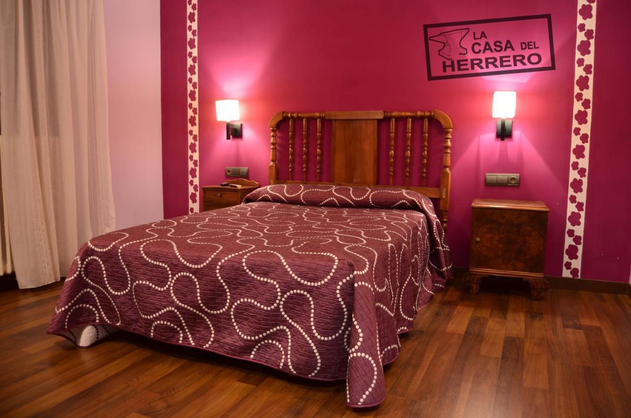 La Casa Del Herrero El Poyo Bagian luar foto