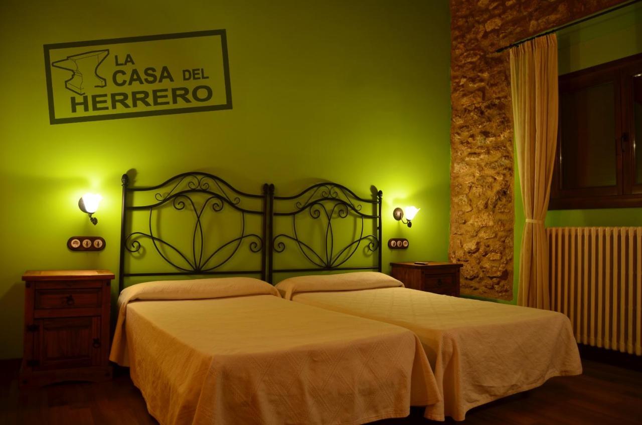 La Casa Del Herrero El Poyo Bagian luar foto