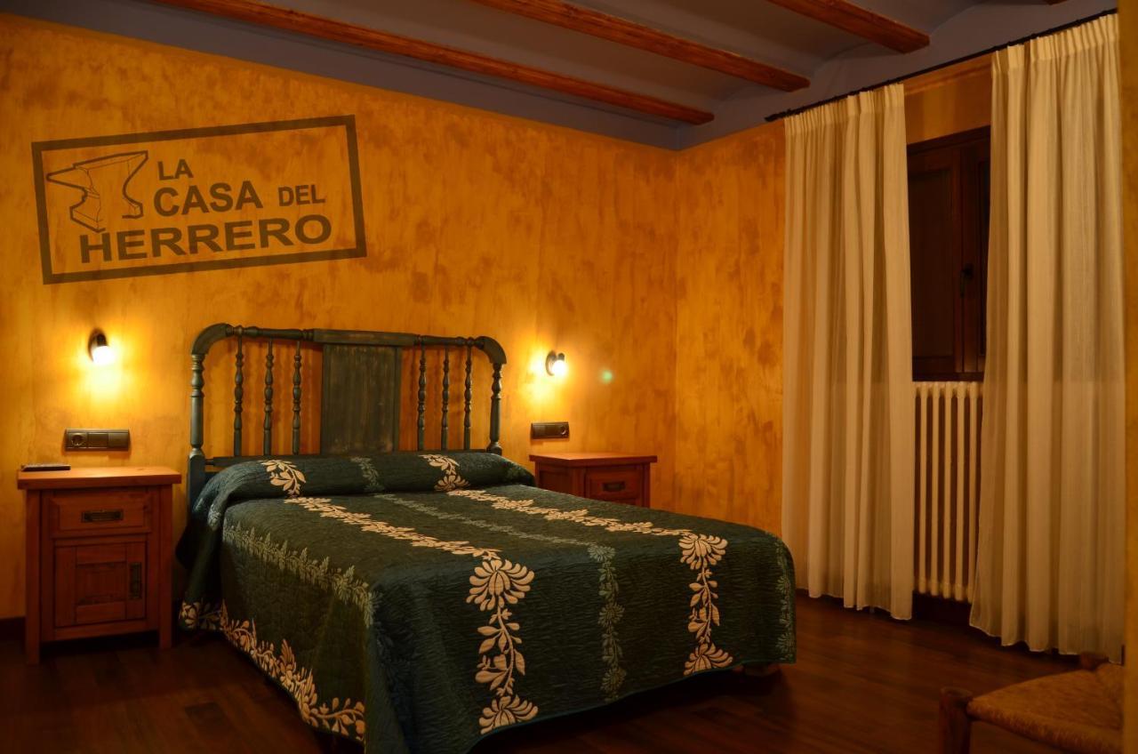 La Casa Del Herrero El Poyo Bagian luar foto