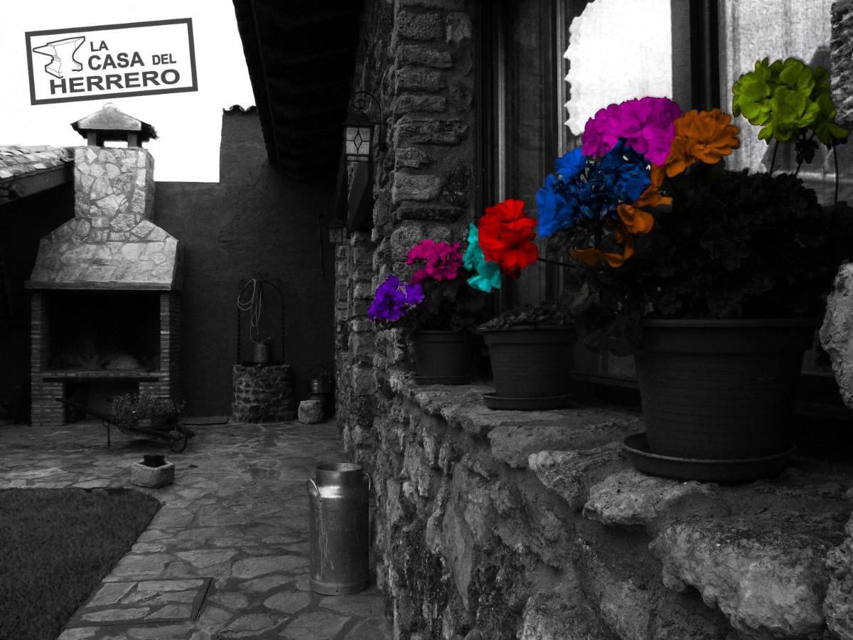 La Casa Del Herrero El Poyo Bagian luar foto